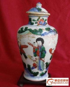 ​康熙墨地五彩瓷器特点