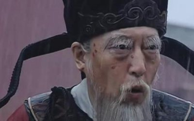 ​张居正和严嵩是同一时代的吗