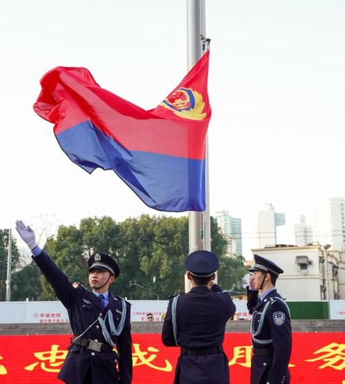 警帽组成部分