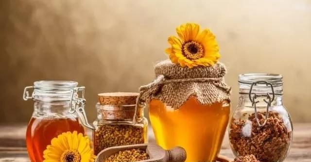 蜂蜜变酸还能喝吗，蜂蜜由于温度过高变酸了还能吃吗？图4