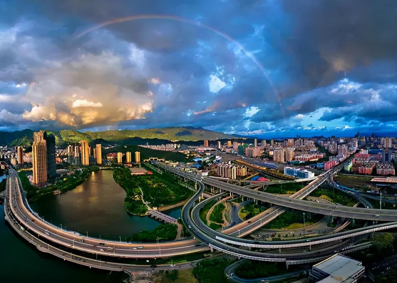 华东城市综合实力排名（华东地区包括哪几个省市）