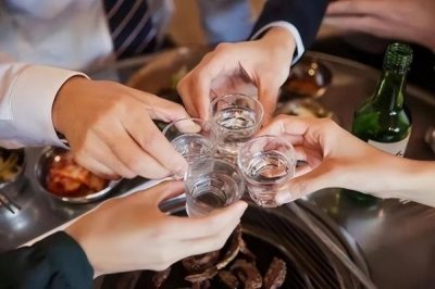​五粮情酒价格表红装(五粮情52度精品价格表)