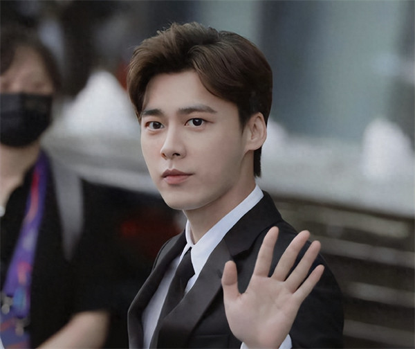 李易峰怎么突然消失了(李易峰坐牢了吗)