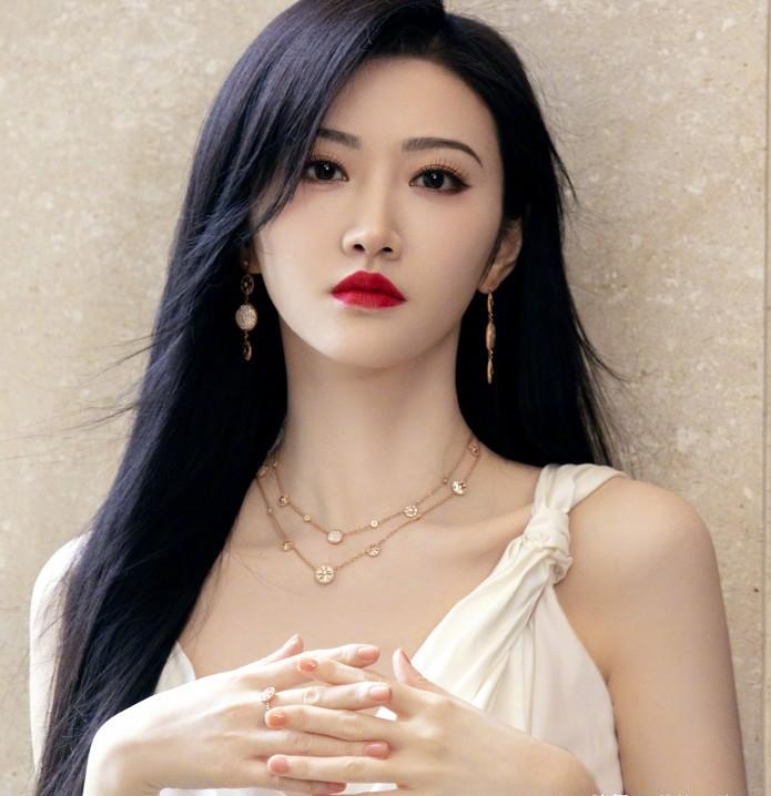 女生为什么不敢素颜出门（敢素颜的女人不一般）