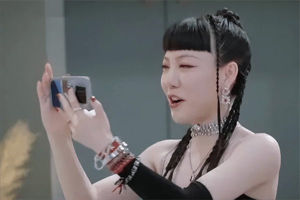 好声音歌手吴莫愁现状(吴莫愁去哪了)