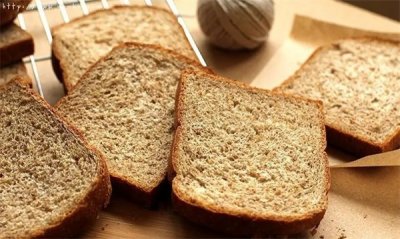 ​面包热量高吗？减肥能吃吗？