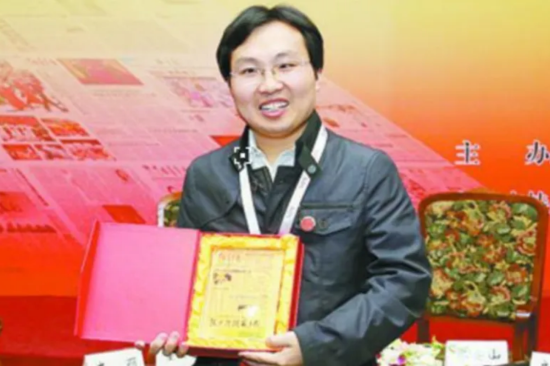 005感动中国十大人物洪战辉（18年前那个带着妹妹上大学，感动全中国洪战辉，后来怎么样了）"