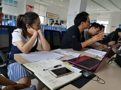 ​县应急管理局（事业编）和乡镇公务员选哪个好些？