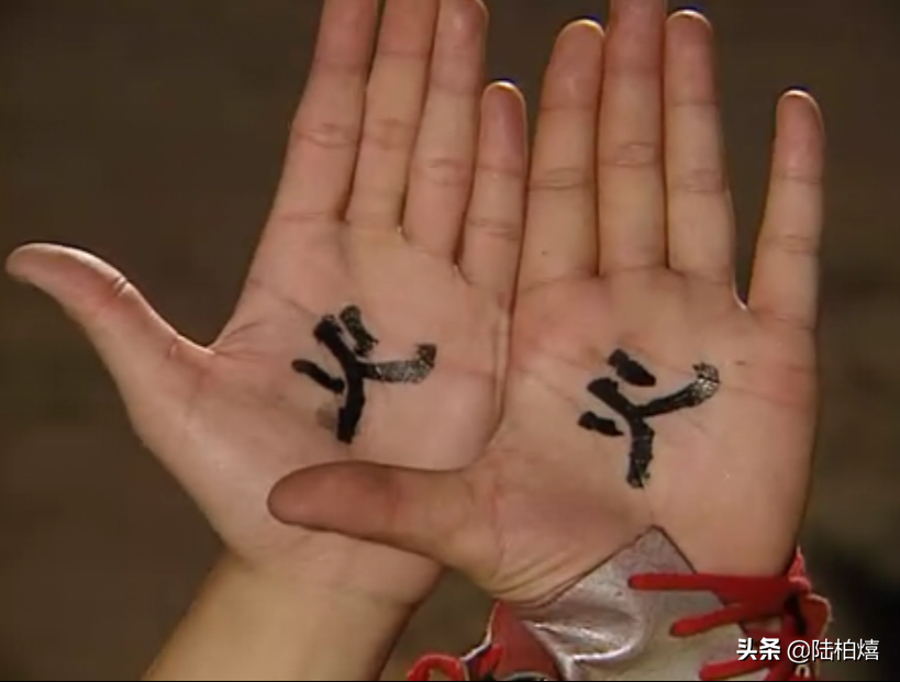 献连环计火烧赤壁的是谁（赤壁火攻是谁的计谋）-