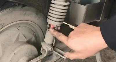 ​摩托车前减震器软硬调整方法