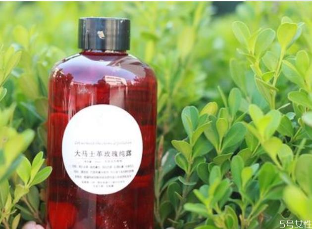 纯露为什么越用脸越干 纯露的正确打开方式