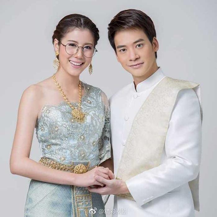 泰剧《等你爱我》中的戏精女主的扮演者——泰星Esther个人资料简介