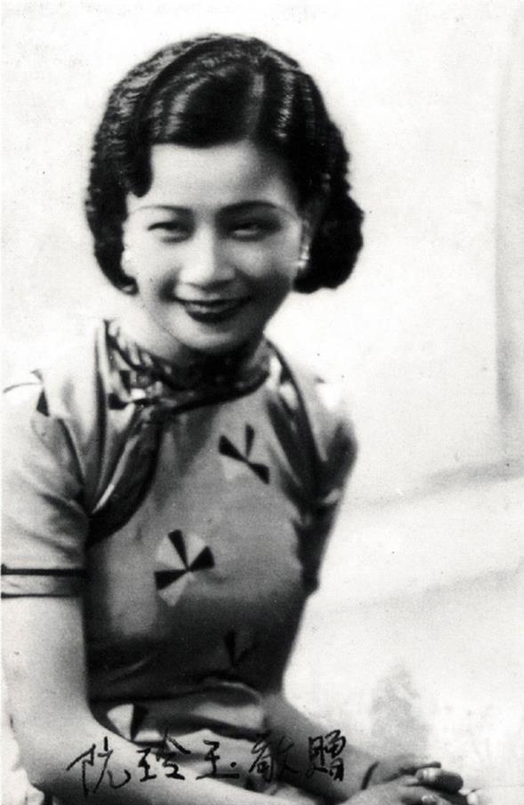 民国巨星阮玲玉, 最红时期吞药自杀, 两封遗书公布死亡原因