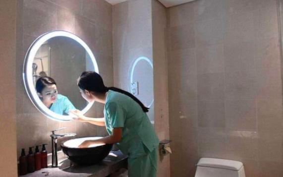 酒店试睡员是什么，为什么年薪40万，干的人却很少呢？