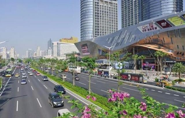 南宁最漂亮大气的一条城市大道，你家乡城市有这么漂亮吗