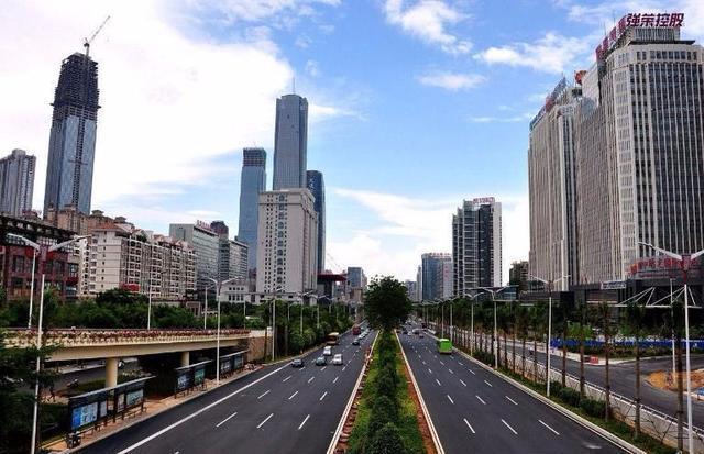南宁最漂亮大气的一条城市大道，你家乡城市有这么漂亮吗