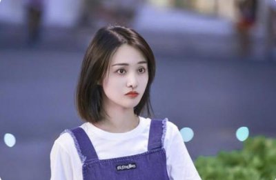 ​郑成华出面讲述事情原委 , 为女儿复出开路！