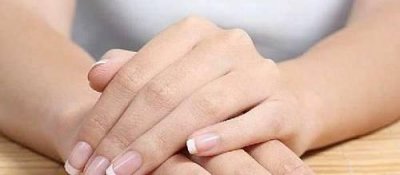 ​不论男女，指甲若出现“竖纹”，可能这4个“情况”，早知道早好