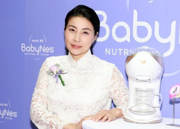 港媒曝郭晶晶离婚，她9字回应引热议，网友：不愧是奥运冠军