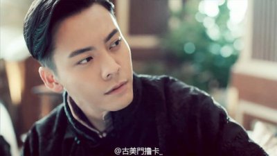 ​老九门爆火 陈伟霆童年少年私照曝光，来看佛爷的成长记录