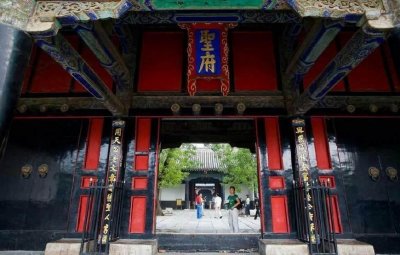​中国第一家族：历经2500多年依旧兴盛不衰，历代皇帝还曾为其守墓