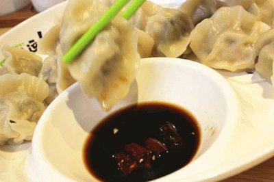 ​饺子是我国春节期间的传统佳肴，你们家乡什么时候吃饺子？