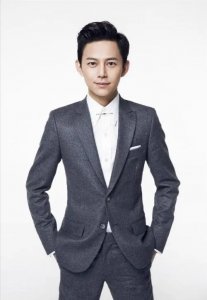 ​何炅情归何处？与型男十指相扣、摸头杀，戴军曾称其为“精灵”！