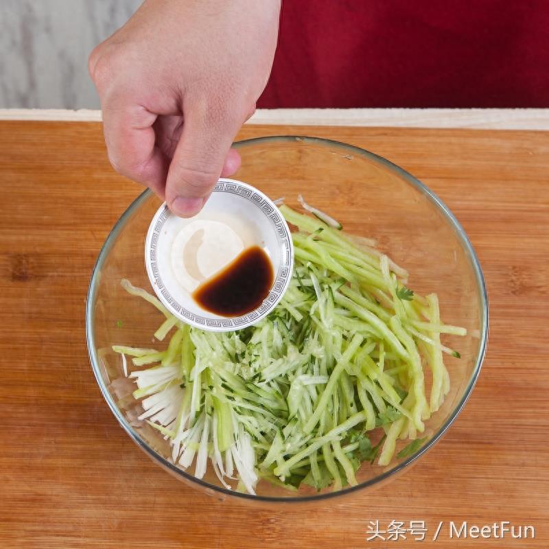 谁都吃过的东北名-老虎菜 原来是这么来的……