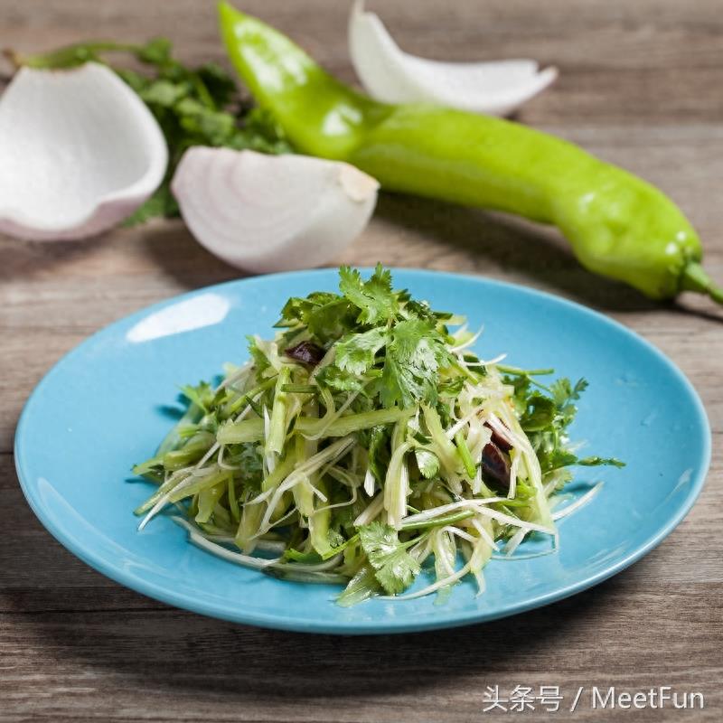 谁都吃过的东北名-老虎菜 原来是这么来的……