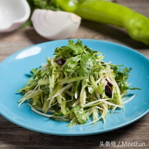 ​谁都吃过的东北名-老虎菜 原来是这么来的……