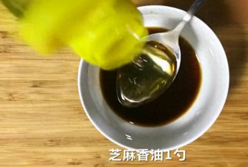蚝油炒白菜家常做法，颜色翠绿，好吃入味，几分钟就可上桌