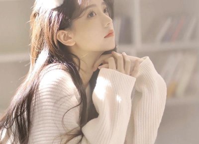 ​塔罗测他会一直爱你吗 阿薇塔罗——选一款唯美项链