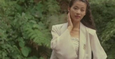 ​颜值巅峰，轻解罗裳，“赤裸迷情”的邱玉茹
