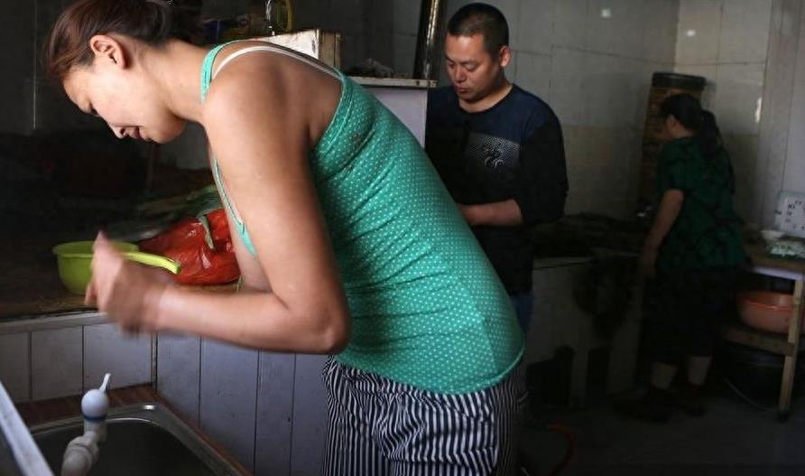 生活在中国的蒙古国女人，这里生活富足不愿归国