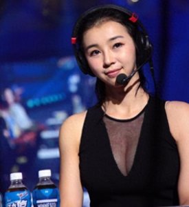 ​NBA最前线美女主持张曼源给你带来NBA最新消息