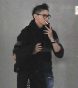 ​身价上亿的男星都抽什么烟？黄渤的口粮是白将军