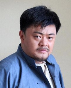 ​影坛传奇高明：63年婚姻与演艺生涯的辉煌光芒