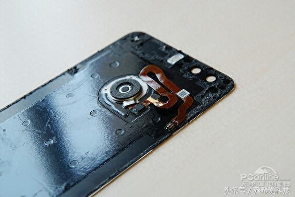 往年旗舰大拆解之荣耀8！