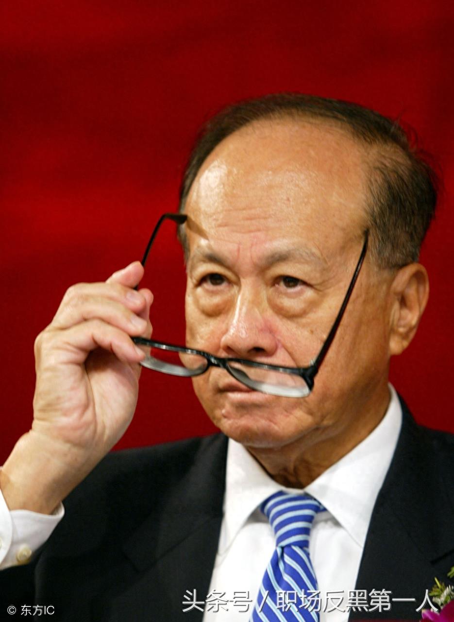 李嘉诚究竟为何“撤离”中国？他是在押宝吗？