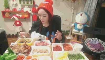 ​韩国吃东西直播火遍全世界  结果被中国吃货大姐秒杀