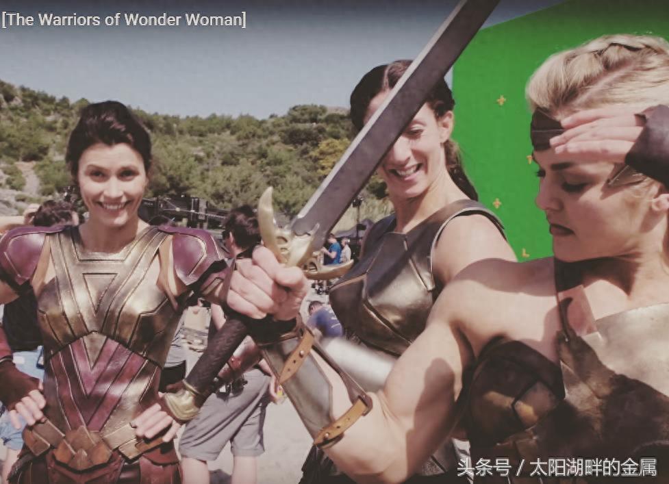 《正义联盟》中“撸大锤”的亚马逊女战士，现实中也是“女战士”
