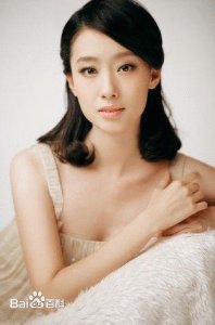 ​她是杨幂袁珊珊同学却大器晚成，本是女神却要走谐星路线