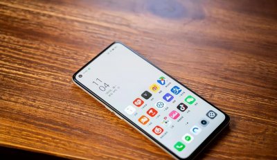 ​2K屏+50MP双主摄+256GB，realme新机跌至3199元，确实够诚意