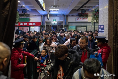 开往春运的K39次列车