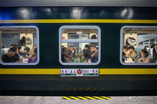 开往春运的K39次列车