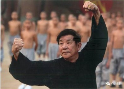 ​少林功法之霸王举鼎