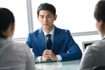 ​面试官：“利”字加一笔是什么字？博士答不上来，学渣智答被录用