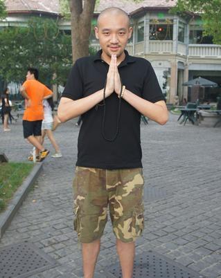 他曾红遍大江南北却怒甩同性恋男友，因吸毒入狱被封杀，疑患艾滋
