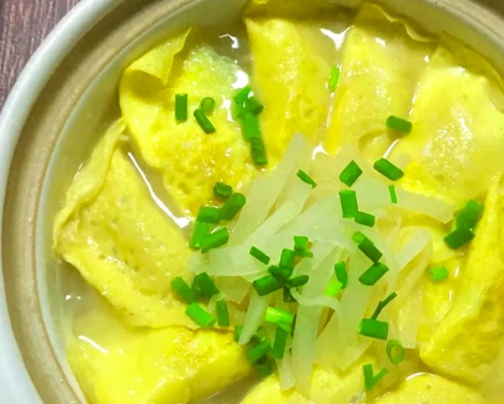 蛋饺吃起来还能这么香，简单几步，美味又营养，出锅一盘都不够吃