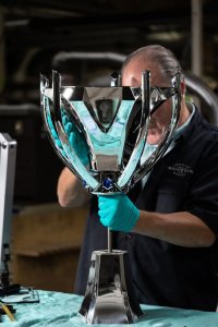​S12世界赛全新冠军奖杯公布，部分水友认为并不好看